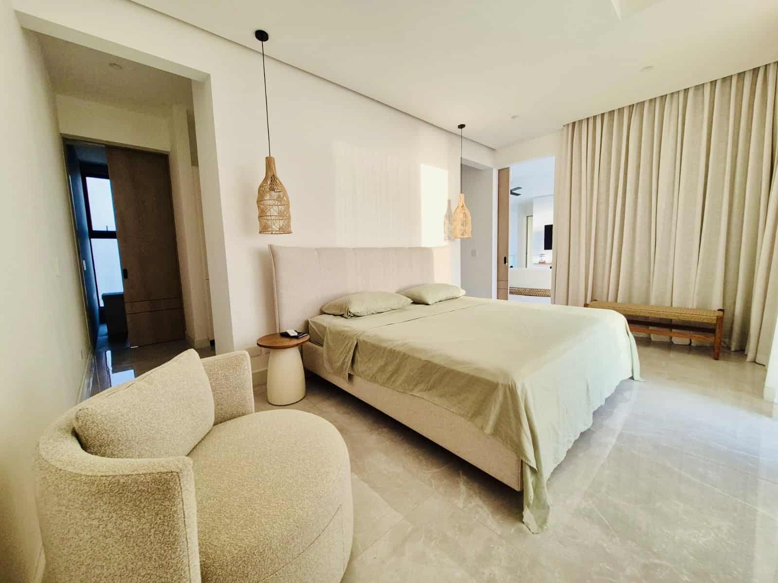 b34f7b5e-ea6f-46f8-bcde-438b05670f0b